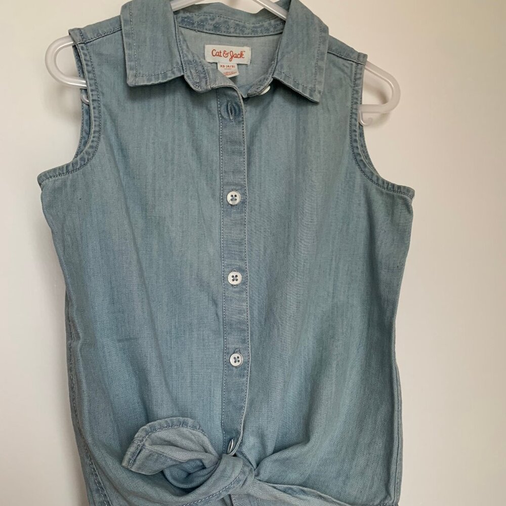 Cat&Jack Sleeveless Denim Button-up Collared Shirt
